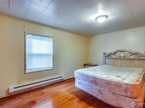 9817 35th Avenue SW, Seattle WA 98126