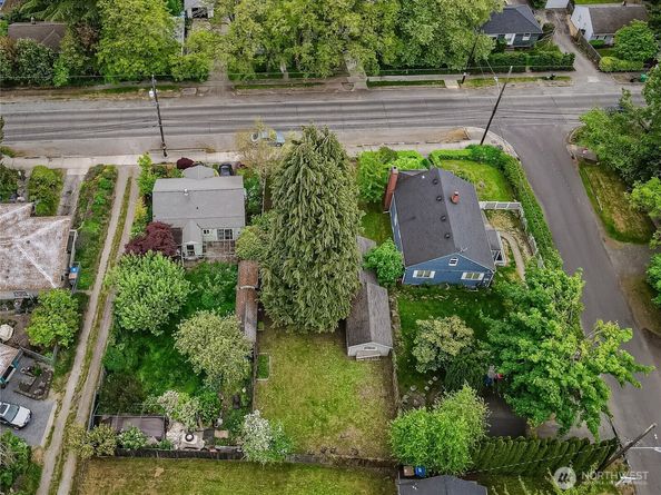 9817 35th Avenue SW, Seattle WA 98126