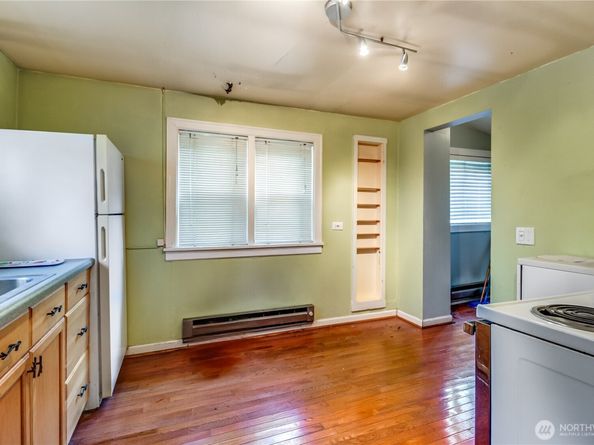 9817 35th Avenue SW, Seattle WA 98126