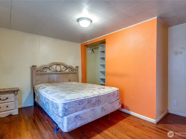 9817 35th Avenue SW, Seattle WA 98126
