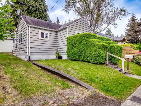 9817 35th Avenue SW, Seattle WA 98126