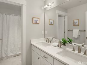 7098 170th Avenue SE, Bellevue WA 98006