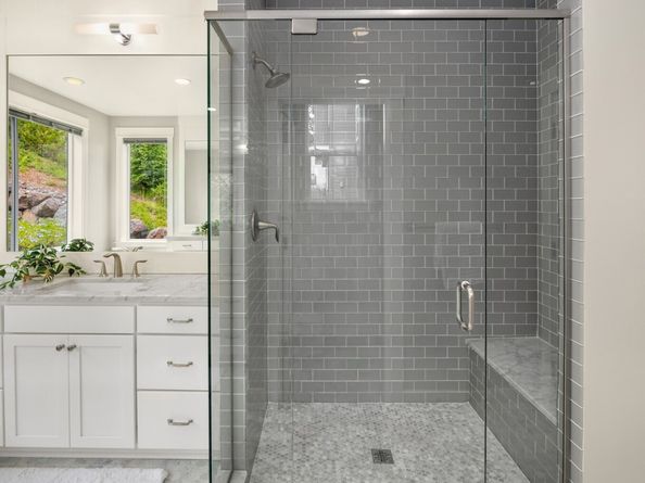 7098 170th Avenue SE, Bellevue WA 98006