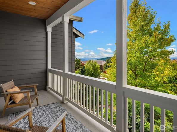 7098 170th Avenue SE, Bellevue WA 98006