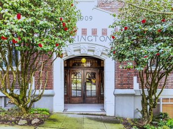 1107 E Denny Way
