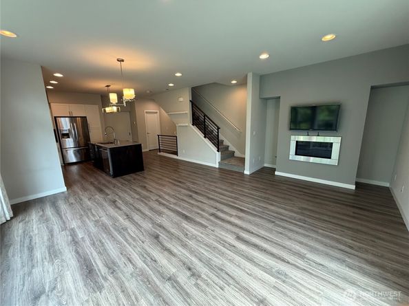 1593 139th Court NE 16, Bellevue WA 98005