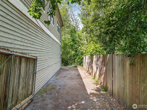 2615 NE 113th Street, Seattle WA 98125
