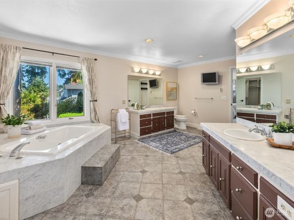 16530 76th Avenue W, Edmonds WA 98026
