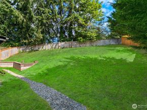 808 SW 328th Court, Federal Way WA 98023