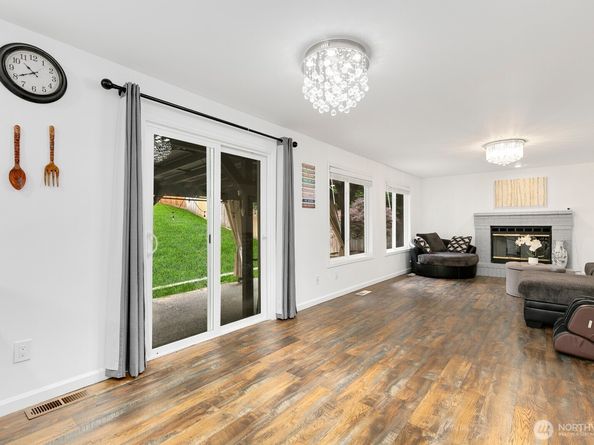 808 SW 328th Court, Federal Way WA 98023
