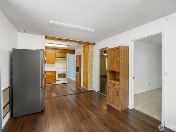 4224 Tracyton Beach Road, Bremerton WA 98310