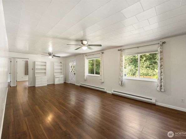 4224 Tracyton Beach Road, Bremerton WA 98310