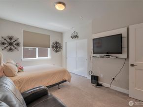 1436 Baker Heights Loop, Bremerton WA 98312
