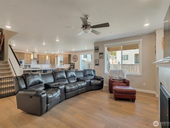 1436 Baker Heights Loop, Bremerton WA 98312