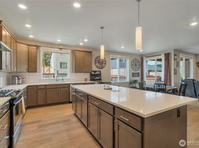 1436 Baker Heights Loop, Bremerton WA 98312