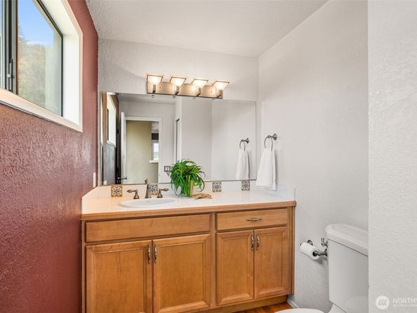 415 S 287th Street, Des Moines WA 98198