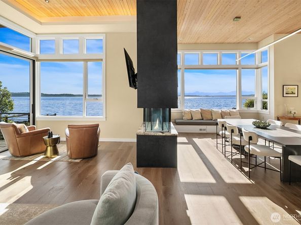 7161 Beach Drive SW, Seattle WA 98136