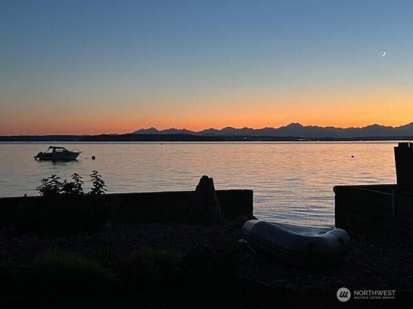 7161 Beach Drive SW, Seattle WA 98136