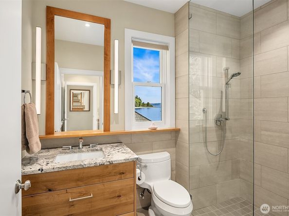 7161 Beach Drive SW, Seattle WA 98136