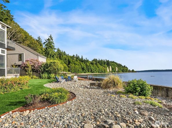 7161 Beach Drive SW, Seattle WA 98136