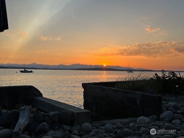 7161 Beach Drive SW, Seattle WA 98136