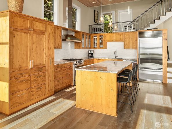 7161 Beach Drive SW, Seattle WA 98136