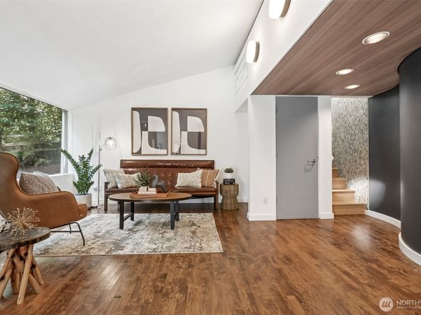 26031 SE 156 Street, Issaquah WA 98027