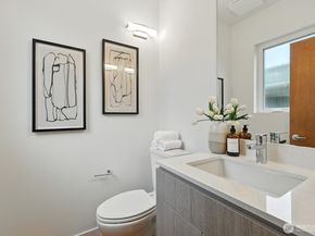 9120 38th Avenue NE, Seattle WA 98115