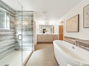 9120 38th Avenue NE, Seattle WA 98115