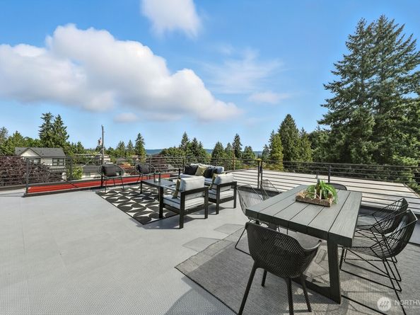 9120 38th Avenue NE, Seattle WA 98115