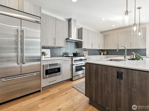 9120 38th Avenue NE, Seattle WA 98115