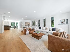 9120 38th Avenue NE, Seattle WA 98115