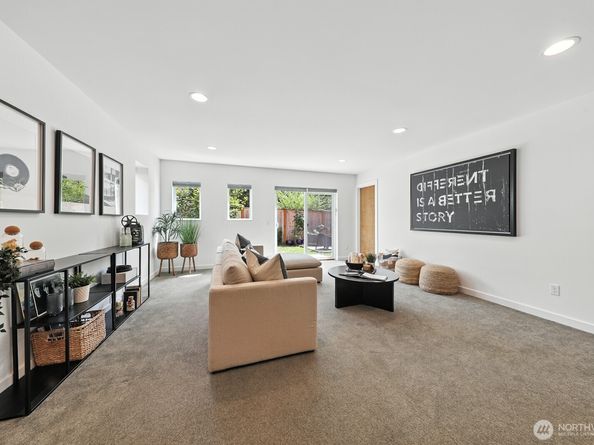 9120 38th Avenue NE, Seattle WA 98115