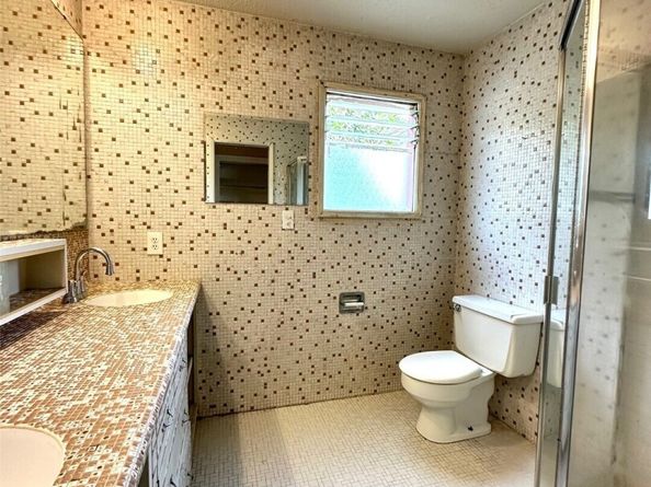 3287 Northlake Way NW, Bremerton WA 98312