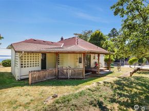 26005 Washington Boulevard NE, Kingston WA 98346