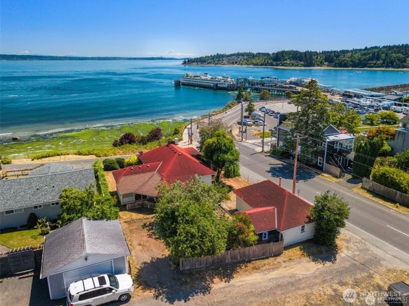 26005 Washington Boulevard NE, Kingston WA 98346