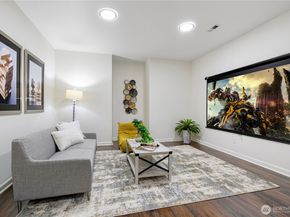 17955 SE 60th Street, Bellevue WA 98006