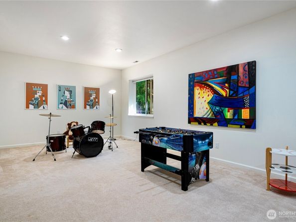 17955 SE 60th Street, Bellevue WA 98006