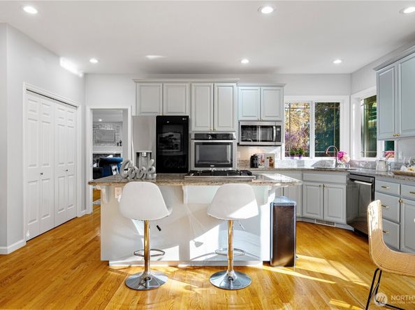 17955 SE 60th Street, Bellevue WA 98006