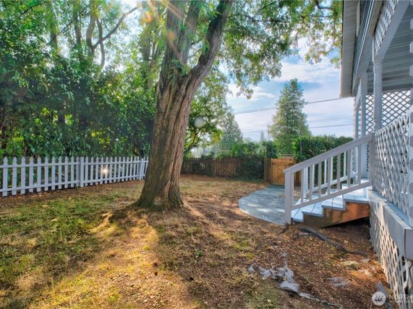 13443 7th Avenue S, Burien WA 98168