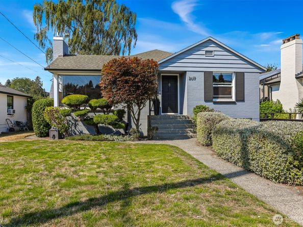 2617 32nd Avenue W, Seattle WA 98199
