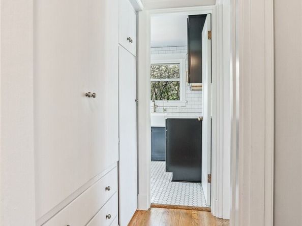 2617 32nd Avenue W, Seattle WA 98199