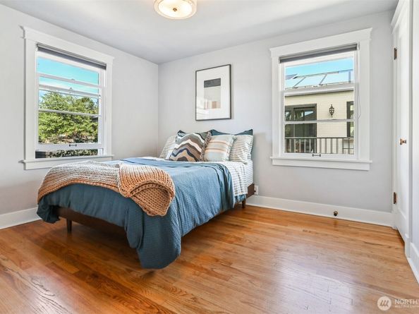 2617 32nd Avenue W, Seattle WA 98199