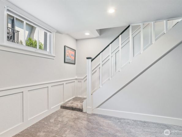 2617 32nd Avenue W, Seattle WA 98199