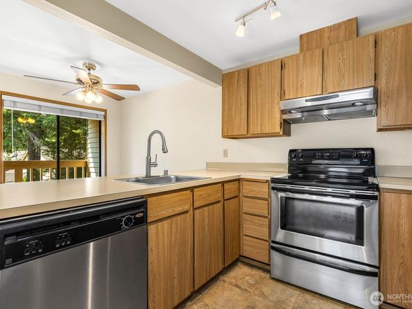 17425 119th Lane SE D30, Renton WA 98058