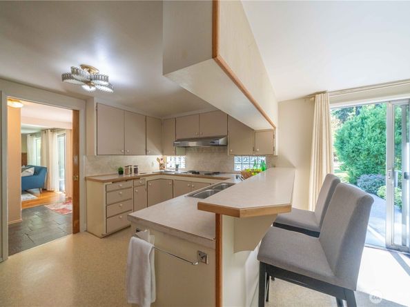 16009 81st Place NE, Kenmore WA 98028