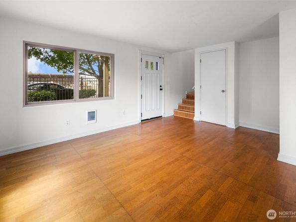 6638 Corson Avenue S, Seattle WA 98108