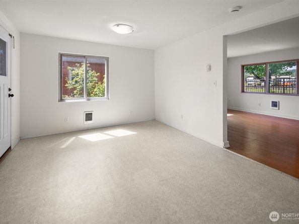 6638 Corson Avenue S, Seattle WA 98108
