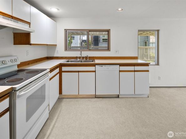 6638 Corson Avenue S, Seattle WA 98108