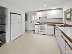6638 Corson Avenue S, Seattle WA 98108